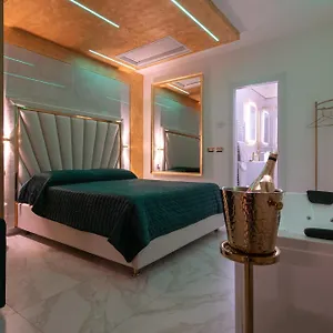 Fashion Gold With Jacuzzi & Car Garage , Bologna Italië
